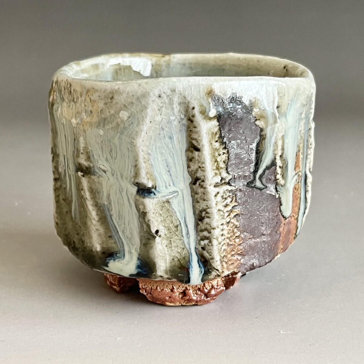 灰釉　割高台　ぐい呑