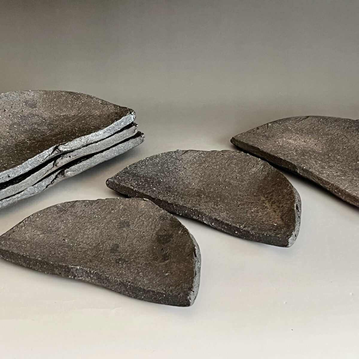 焼〆　半月皿　六客　銘々皿