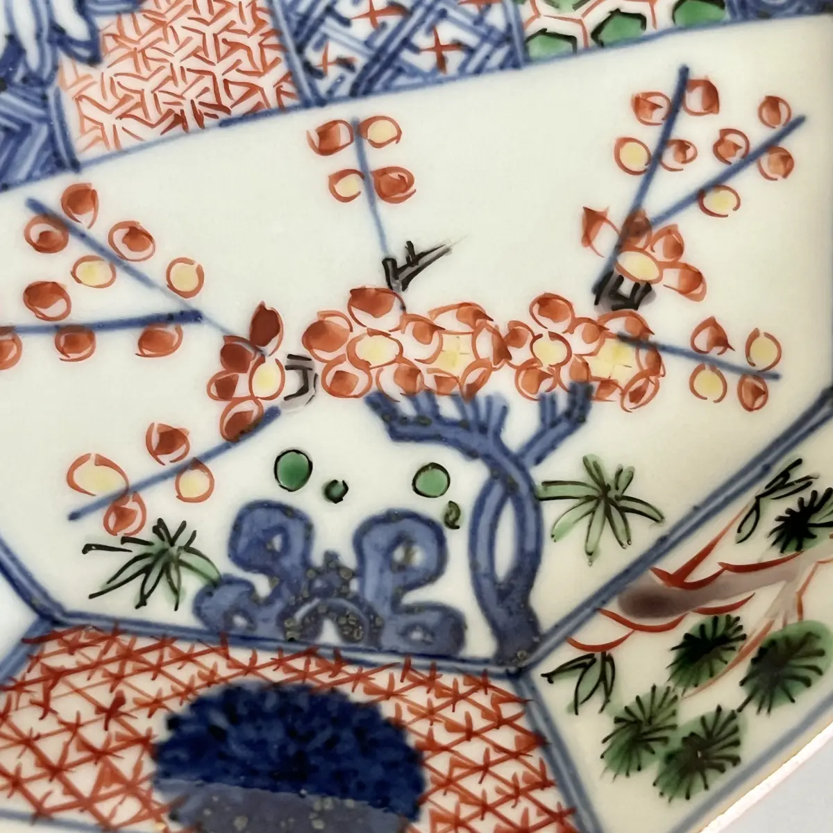 九谷焼　名匠　須田菁華　色絵　祥瑞松竹梅文皿 三代 須田菁華 九谷 色絵 祥瑞 松竹梅文 皿 八角皿 五枚 五客 銘々皿