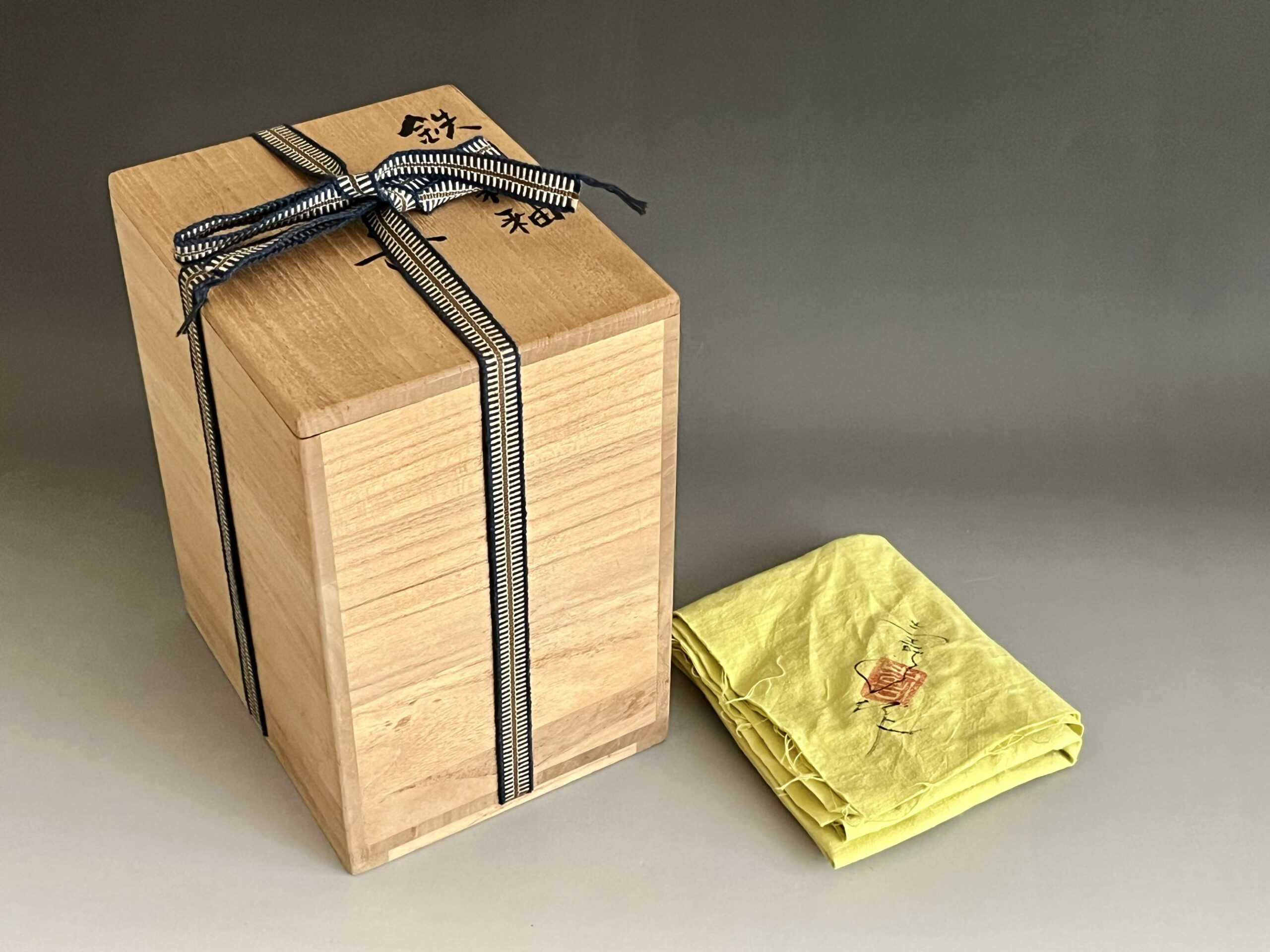 共箱／共布