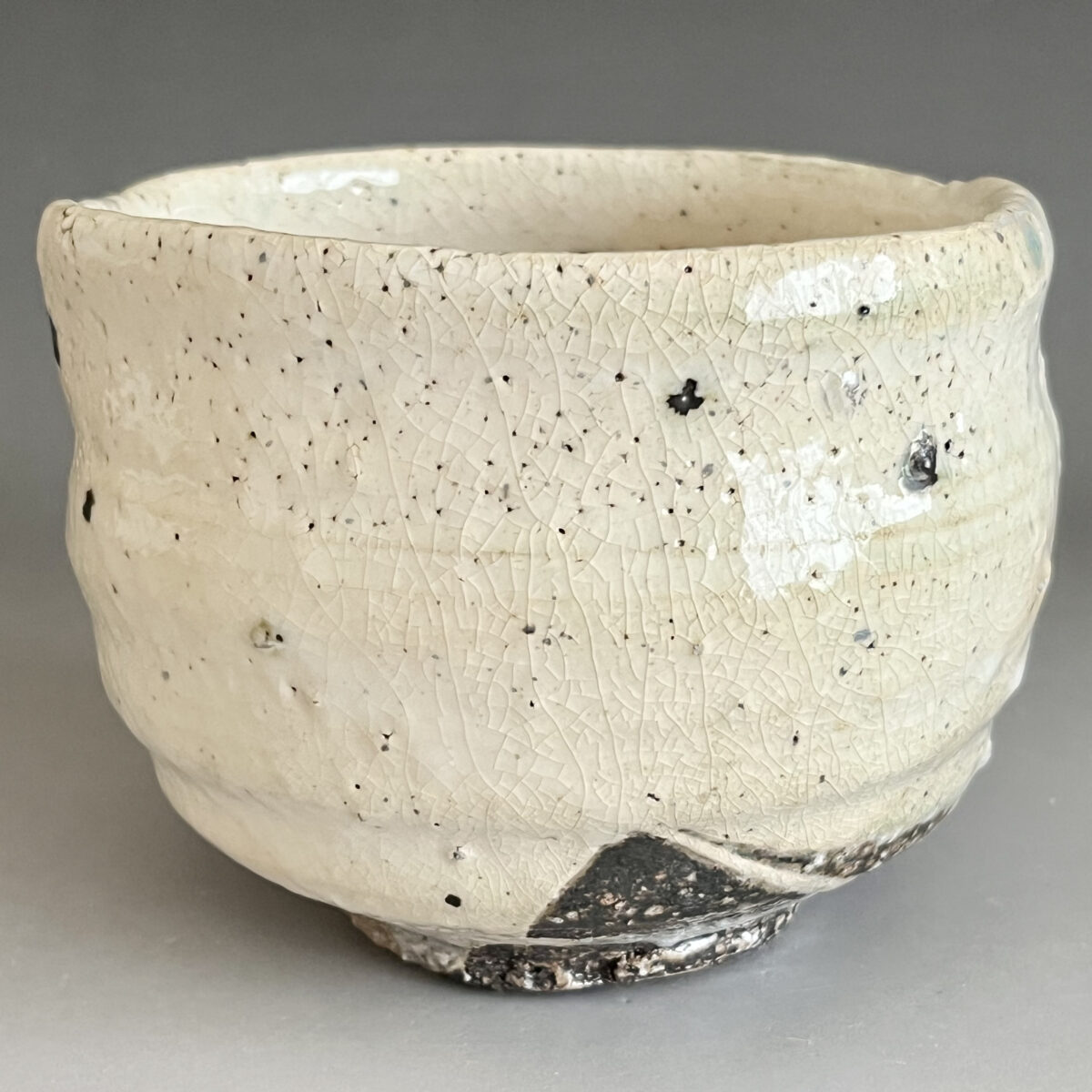 津黒土　粉引　茶碗