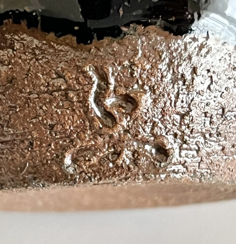 ⚫︎ 鶴田純久　朝鮮唐津　茶入　亀甲地小花紋　仕覆付き　茶道具の陶印