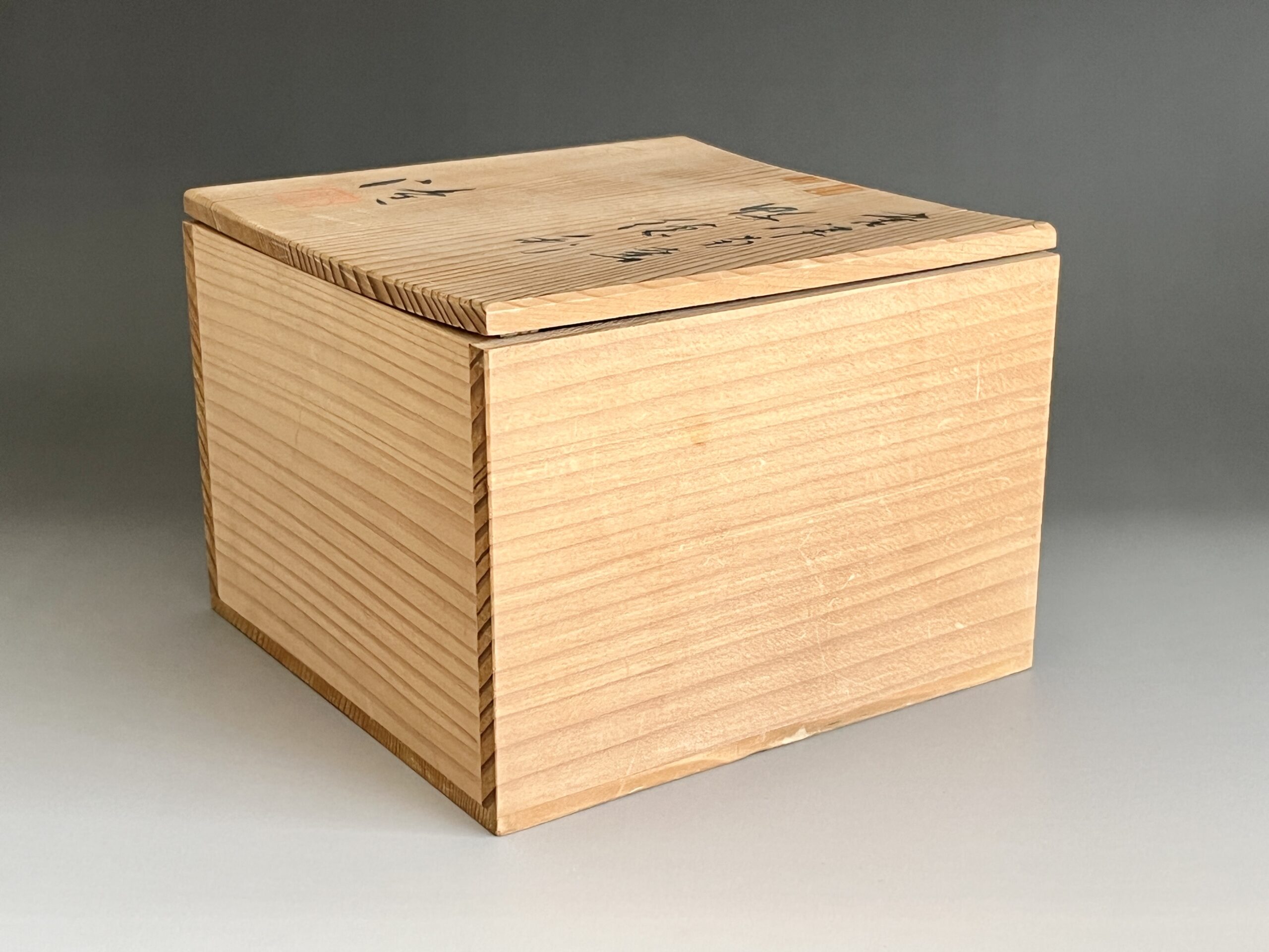 共箱（蓋に反り有り）