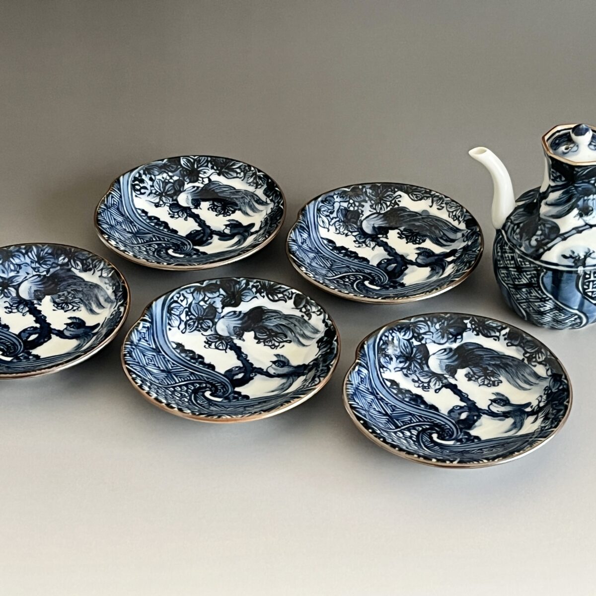 染付　祥瑞　花鳥図　小皿　醤油差しセット