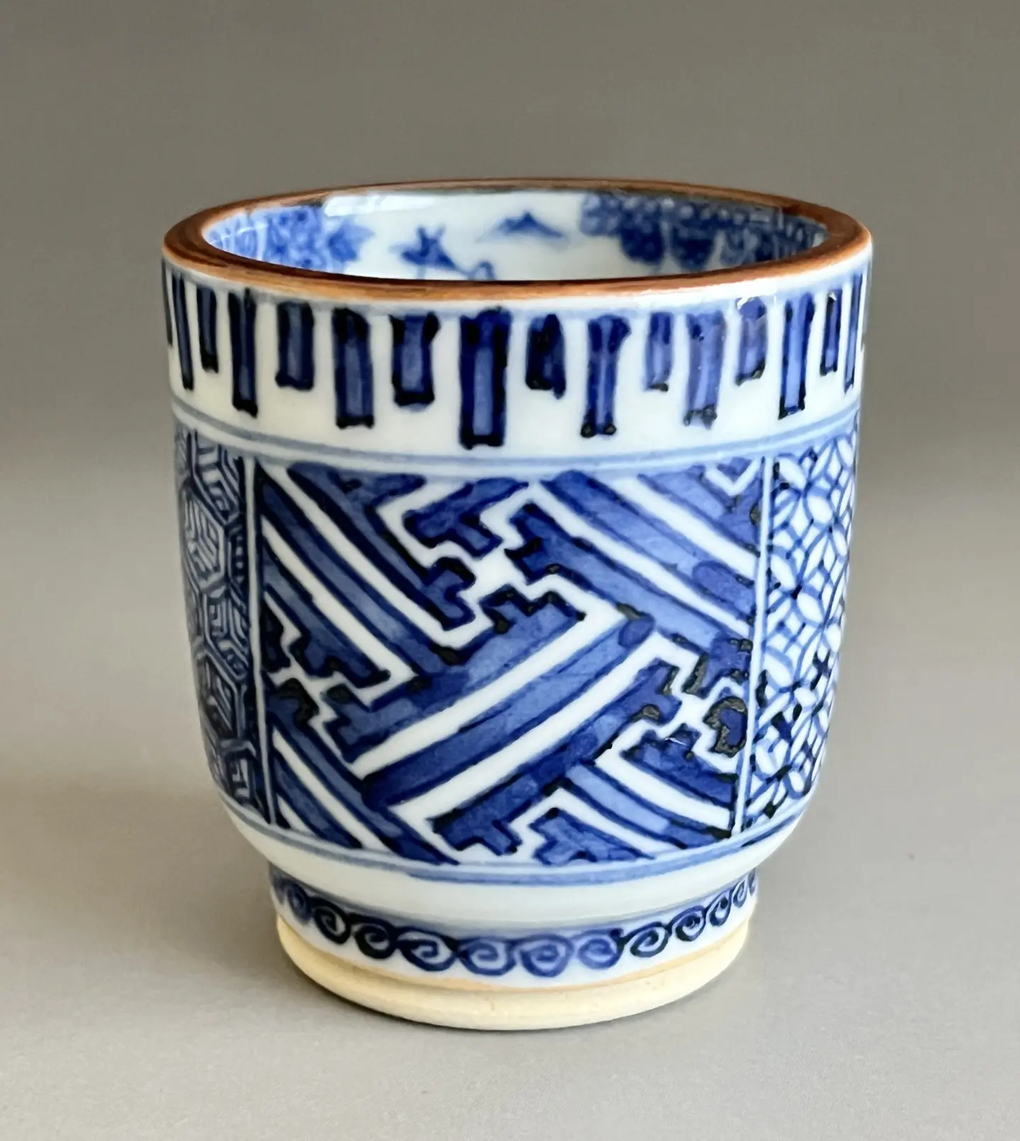 九谷焼須田菁華造酒盃 四代 須田菁華 九谷焼 祥瑞ぐい呑 染付 酒盃 酒器 | 陶酔庵 -tousuian-