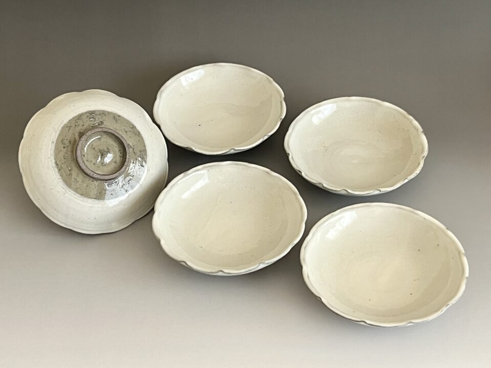 ⚫︎ 中里隆　唐津粉引　ふちなぶり皿　五客　輪花　銘々皿　懐石　会席　和食器