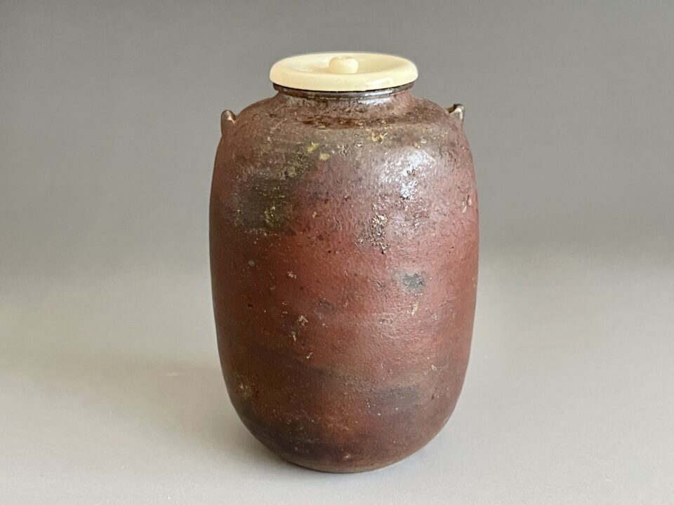 ⚫︎ 市野信水　丹波焼　耳付　焼〆茶入　茶道具　茶器　仕覆  遠州市松宝緞子・牡丹唐草