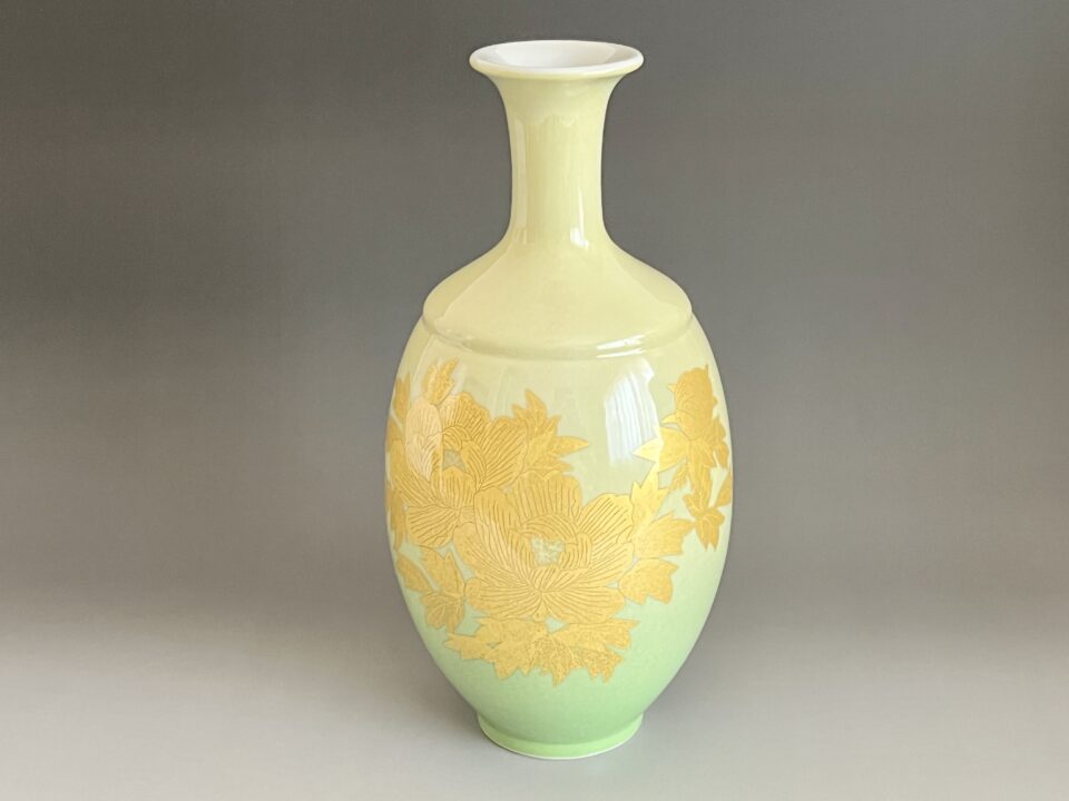 人間国宝 吉田美統　九谷焼　釉裏金彩牡丹文花瓶　高さ25.0㎝　花入　花器　茶道具