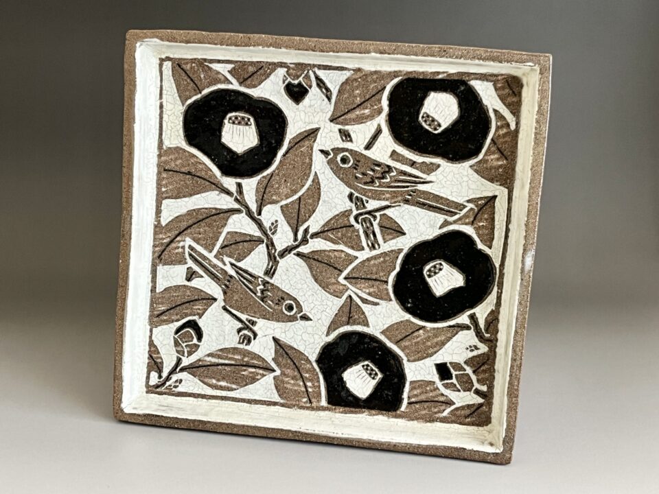 土居恭司 （師 人間国宝 田村耕一、浅野陽） 面象嵌　椿文角皿　花鳥文　飾り皿