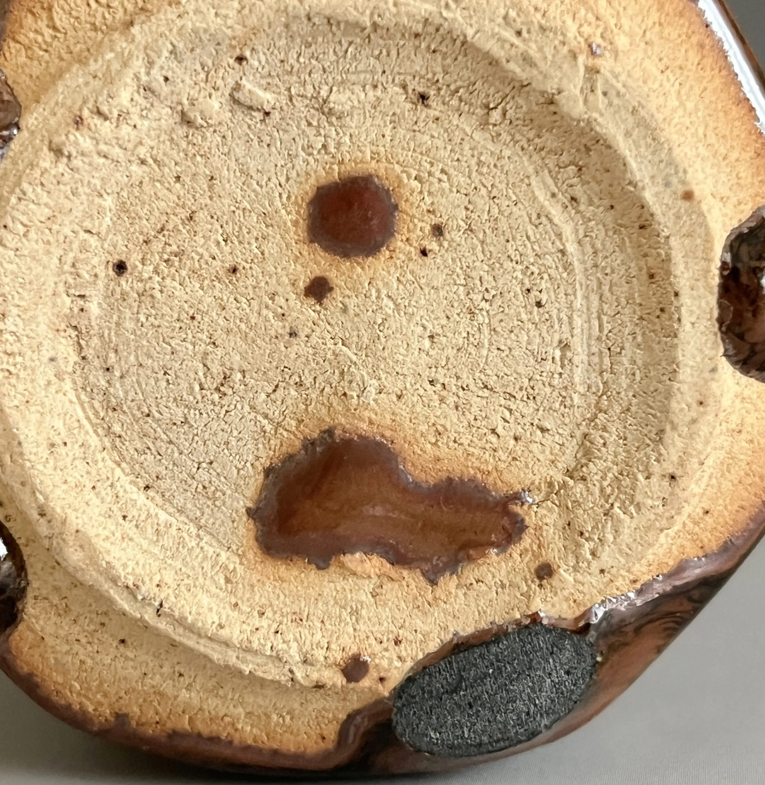 陶印（作印）：高台内に『こ』の字がございます