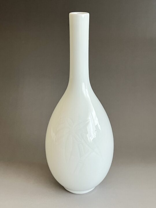 人間国宝 井上萬二窯　白磁笹彫文　一輪差　花瓶　花入　花器