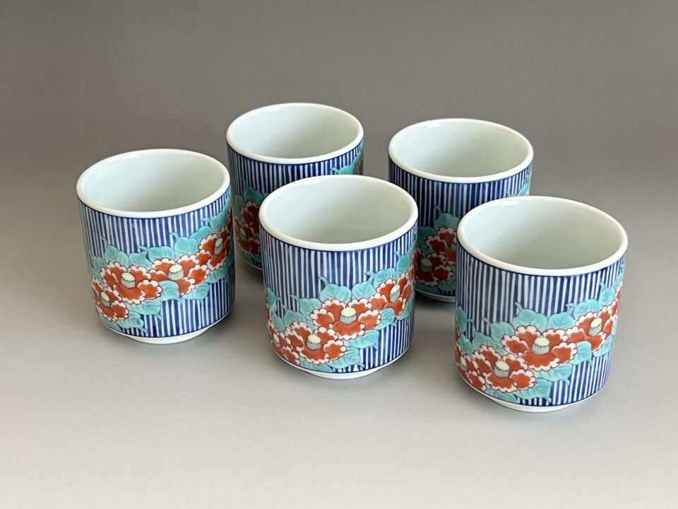 市川龍仙 （龍男）　鍋島　色絵椿繋文猪口　五客　ぐい呑　酒盃　酒器　懐石　会席　和食器