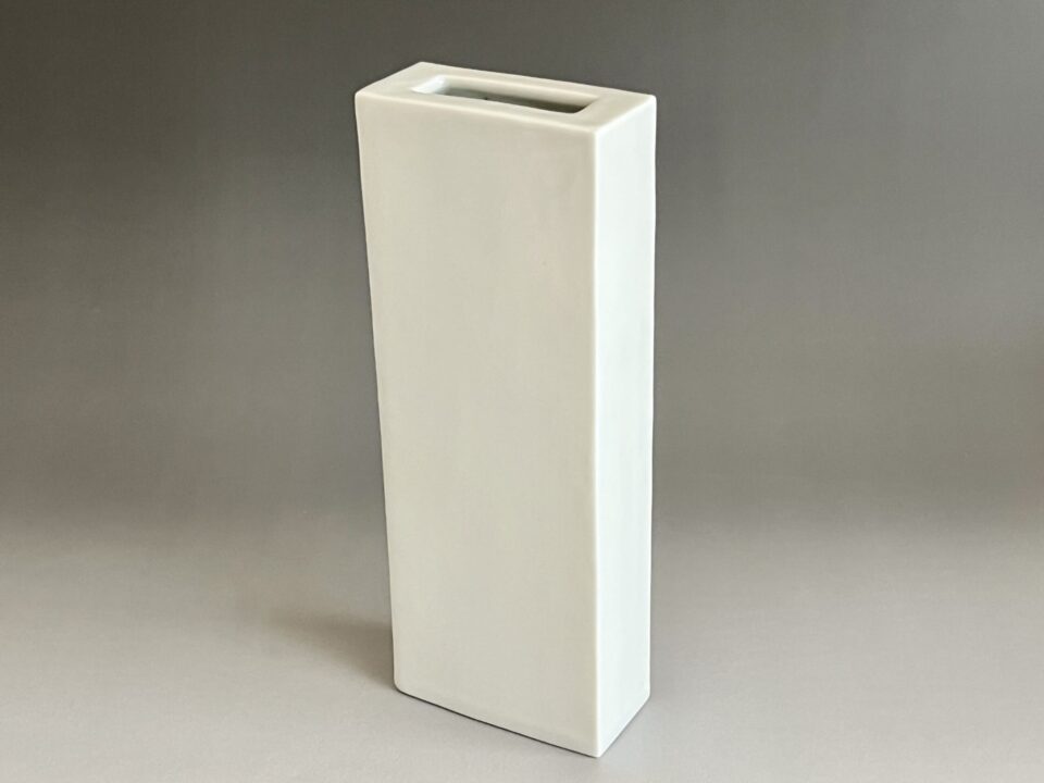 ★ 設楽亨良　白磁　四角掛花入　花瓶　花生　花器　茶道具