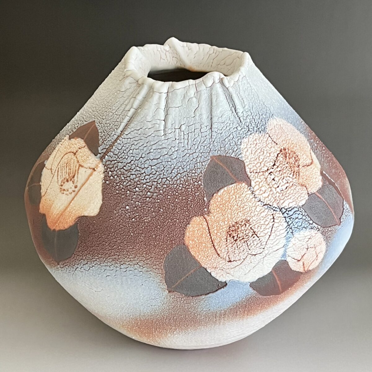 鼡志野椿扁壷　胴径38.5㎝