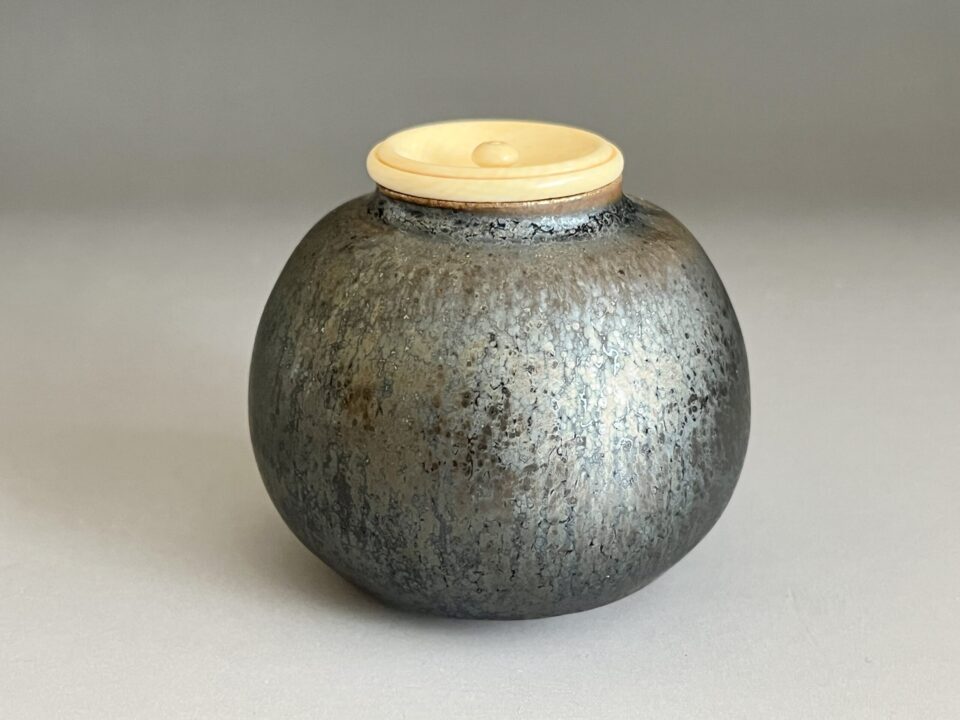 ★ 鎌田幸二　掻き銘　窯変　銀漿天目　茄子茶入　仕覆 角龍金襴　茶道具