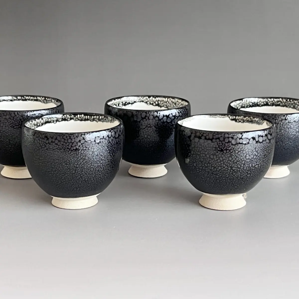 お値下げ）人間国宝　清水卯一　作　黒油滴釉器 清水保孝 （父 人間国宝 清水卯一） 油滴釉 汲出碗 五客 湯呑 湯碗