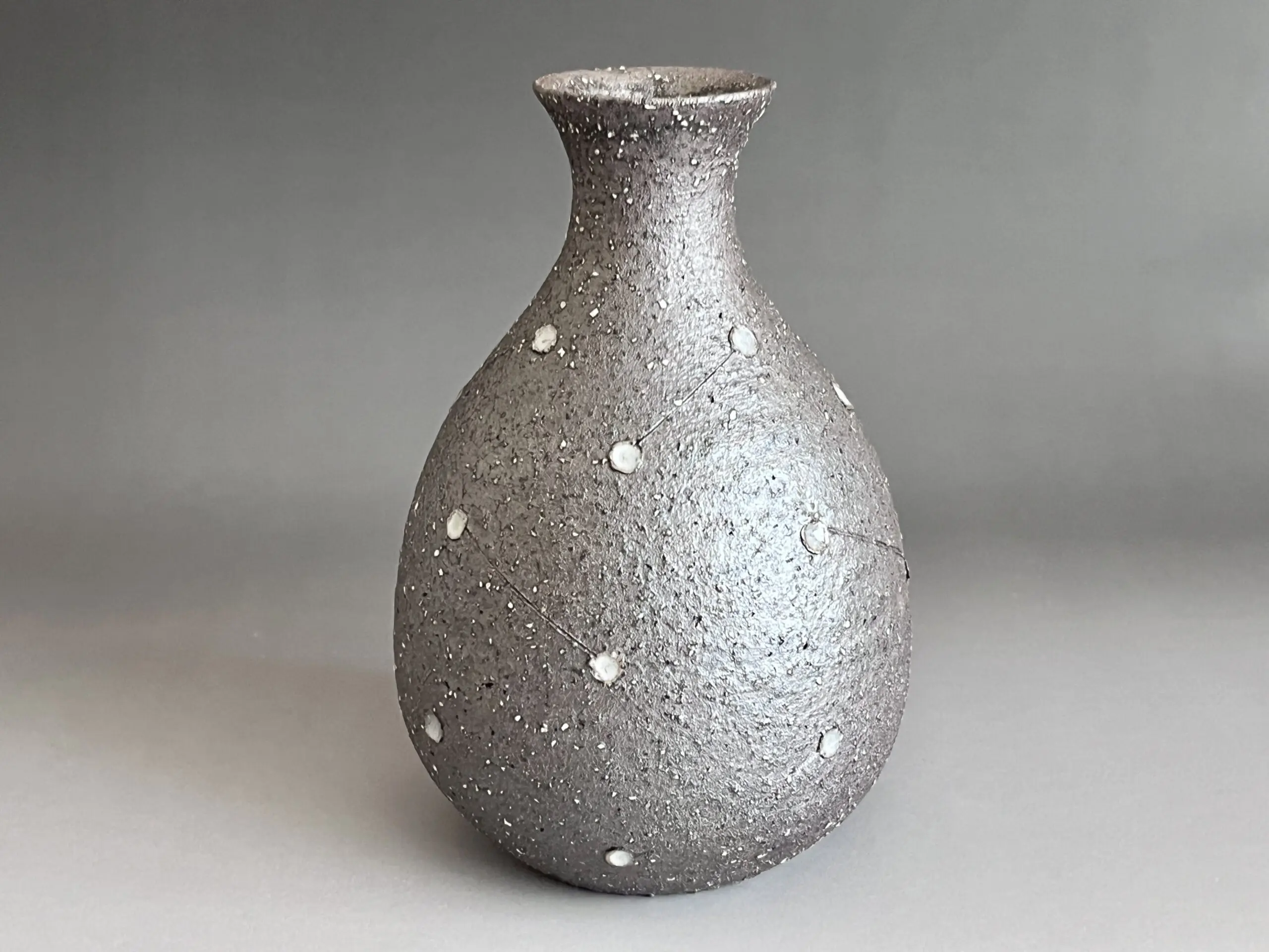 益子・矢内 齊 作 花器 　師　加守田章二 ☆ 矢内斎 （師 加守田章二） 益子焼 星文徳利 酒器 | 陶酔庵 -tousuian-