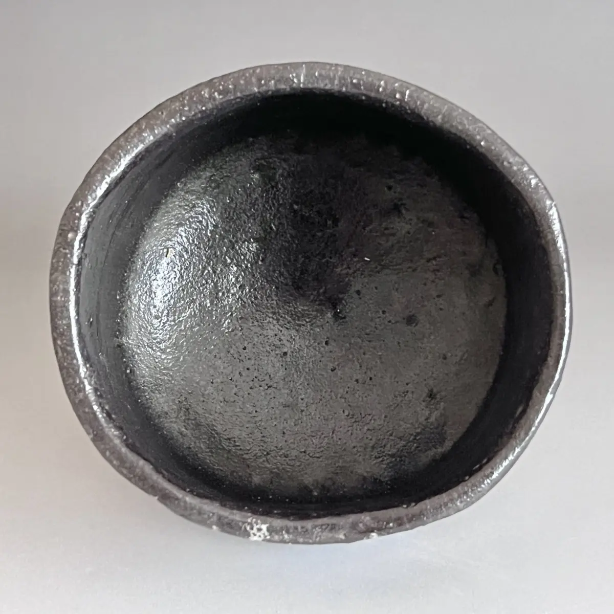 中島正雄 （師 日根野作三） 瀬戸黒茶碗 銘 山雨 直筆画付き 茶道具