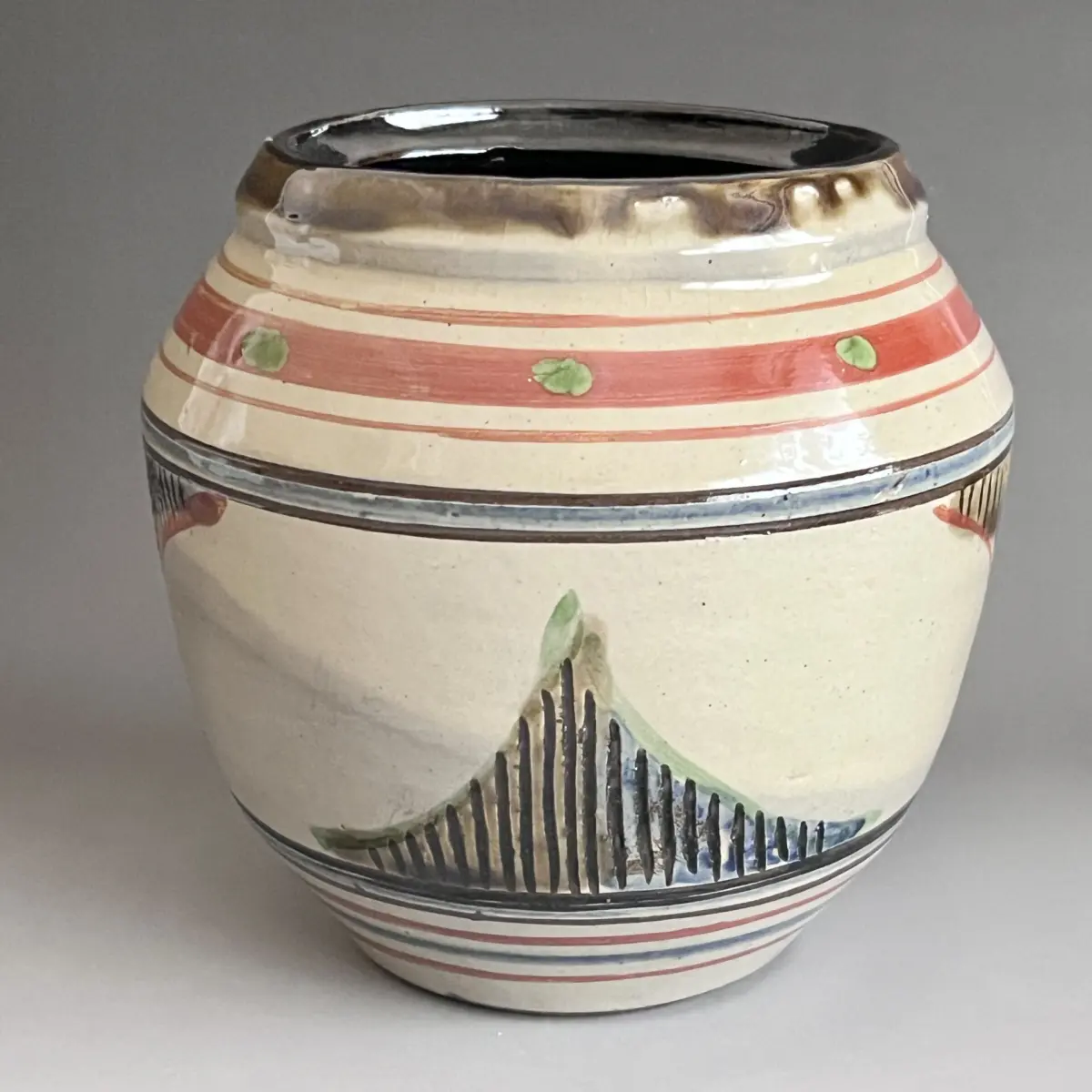花瓶しるえつとなんばあつきはやいものがち 新垣栄三郎 壺屋焼 赤絵壷 花瓶 花入 花器 琉球 民芸 やちむん | 陶酔