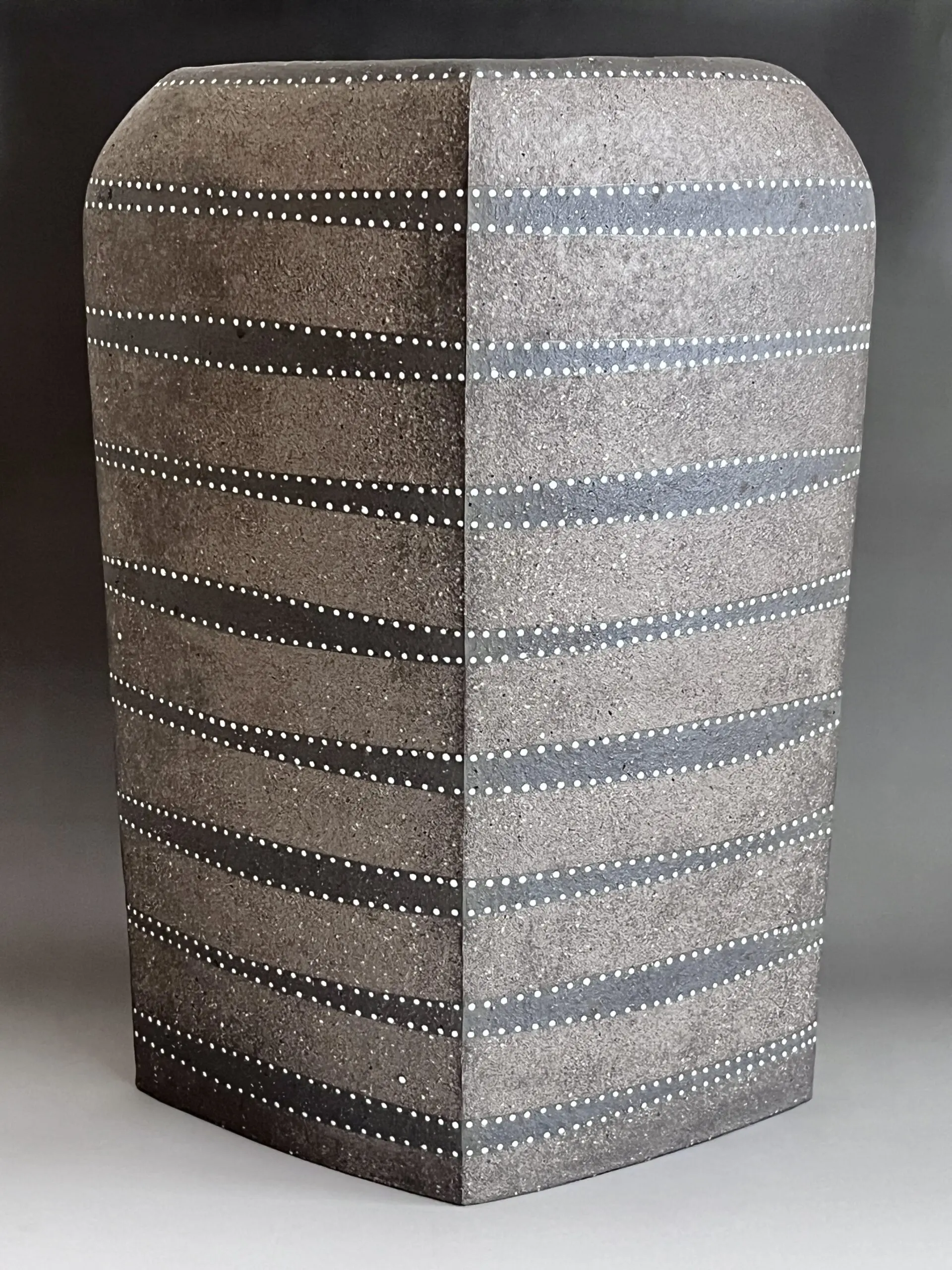 伊藤信 益子焼 象嵌角壷 高さ40.0㎝ 作陶展出展作品 飾り壷 花入 花瓶